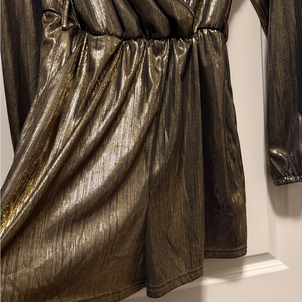 YOINS Metallic Gold‎ Long Sleeve Romper - Picture 8 of 10